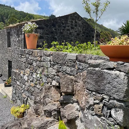 Casa Do Bicho Pau Holiday home *