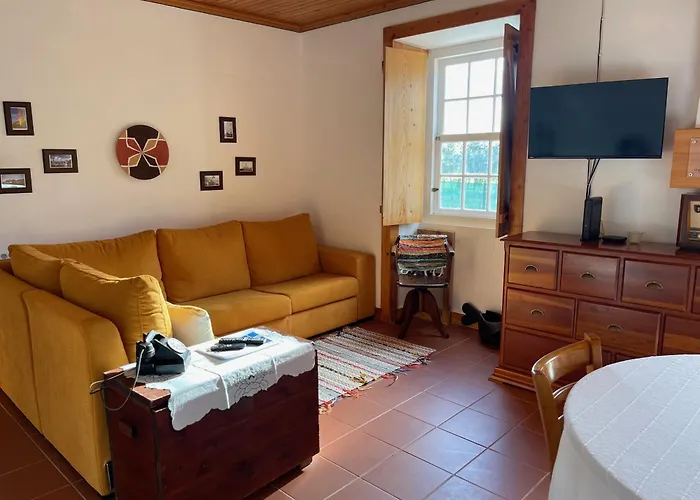 Casa Do Bicho Pau Feriehus Pedro Miguel